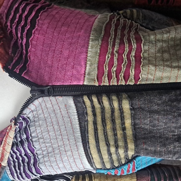 RISING INTERNATIONAL Zip Hoodie - Picture 6 of 10